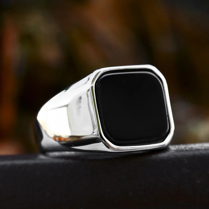 Classic Retro Black Ring